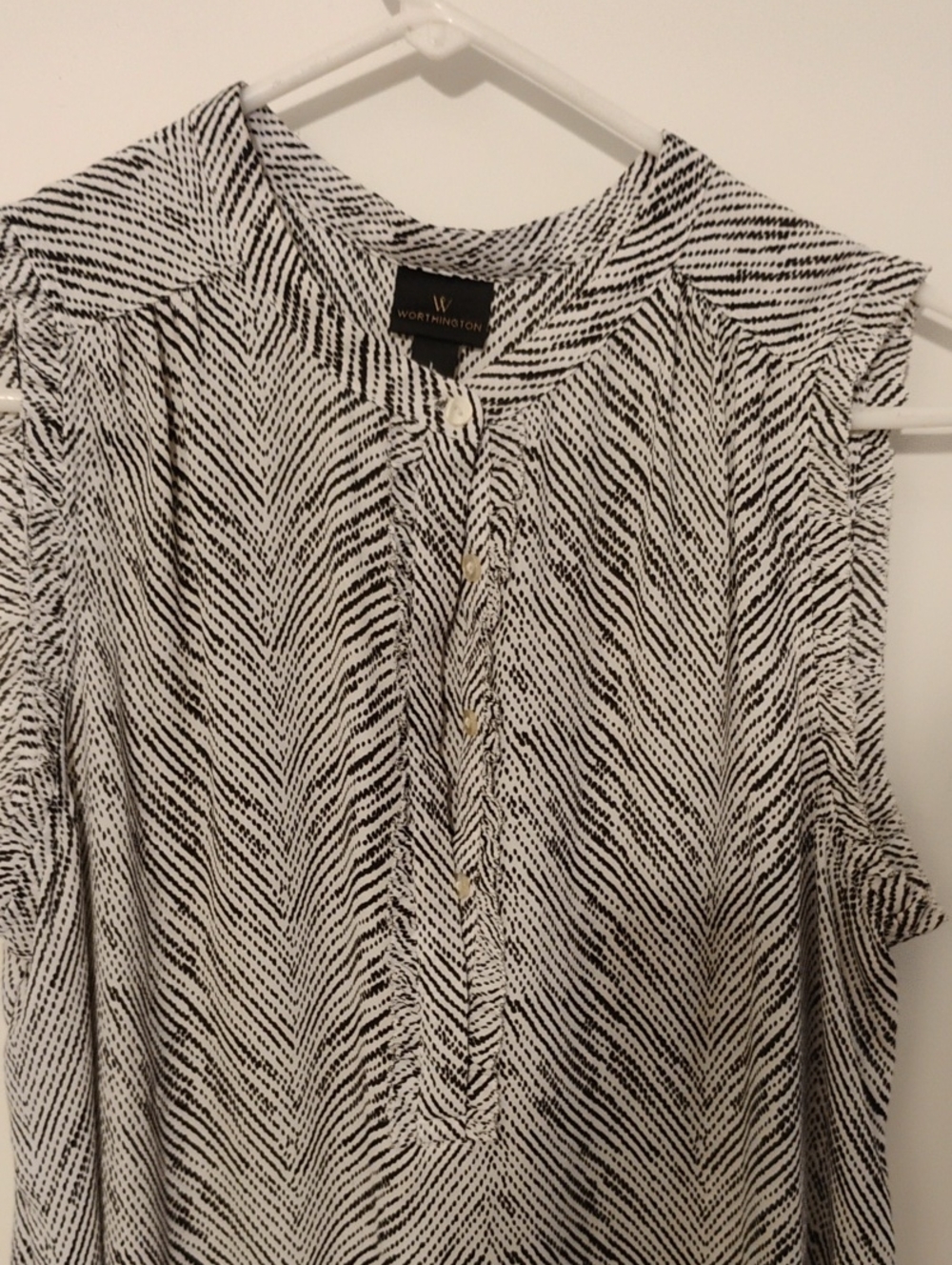 Worthington Black & White Printed Sleeveless Top